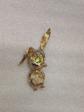 Vintage Textured Gold Tone Bunny Rabbit Brooch Green Rhinestone Eye